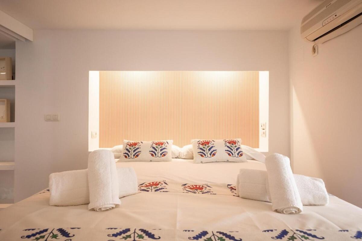 Puerta Osario Oasis By Valcambre * Sevilla
